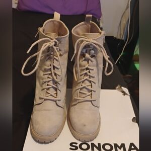 Sonoma Light Tan/ Beige Lace-Up Combat Boots.Ladies Size 9.